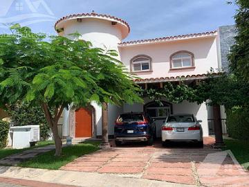 Casa En Venta Isla Dorada Cancún
