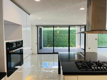 Casa en venta junto a Chedraui barrio Cascatta