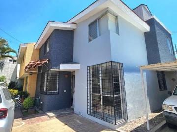 Casa en venta junto a Plaza La Perla, Zapopan