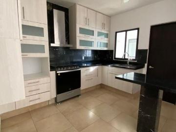 Casa en Venta Juriquilla, Cumbres del Lago, 3 recs 2.5 baños, Sala TV, estudio/oficina, cto servic