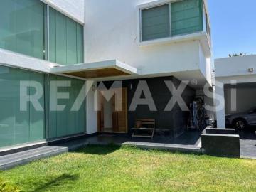 CASA EN VENTA JURIQUILLA LA CAÑADA