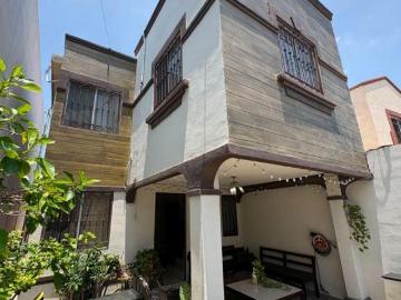 CASA EN VENTA JOYAS DE ANÁHUAC, ESCOBEDO, NUEVO LEÓN Remodelada 3 recamaras 115 m2 construccion