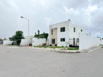 Casa en venta l Las Américas l Mérida l 2 plantas l Esquina l Alberca l