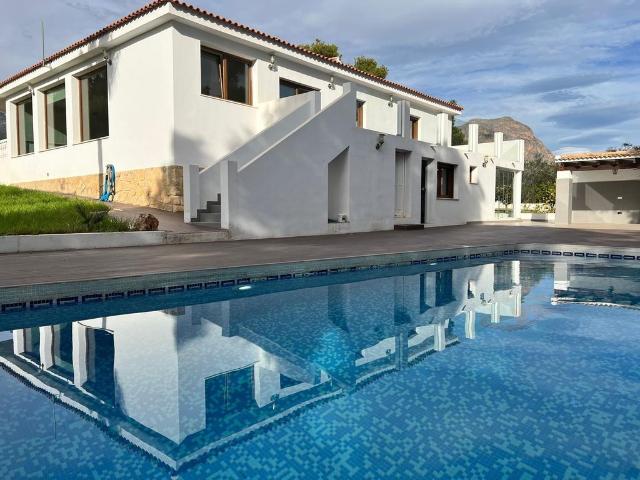 Casa en venta la Nucia, España