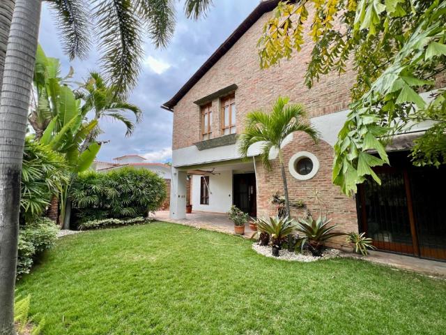 Casa en venta La Floresta 520m2