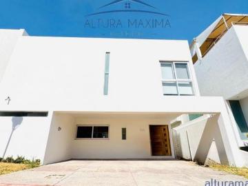 Casa en Venta La Rioja Tlajomulco de Zuñiga