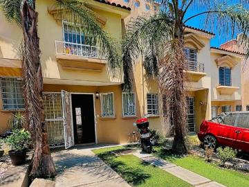 CASA EN VENTA LOMA DEL ROBLE ZAPOPAN. ENTREGA INMEDIATA