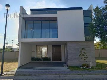 Casa en Venta LOMAS DE ANGELOPOLIS III