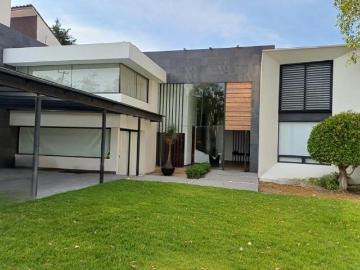 CASA EN VENTA LOMAS DE VISTAHERMOSA CALLE CERRADA