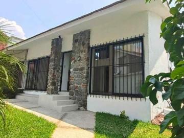 CASA EN VENTA LOS CIZOS FRENTE A TABACHINES ACAPATZINGO CON RECAMARA EN PLANTA BAJA