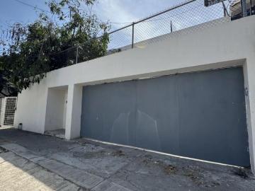 CASA EN VENTA PARA REMODELAR EN CHAPALITA