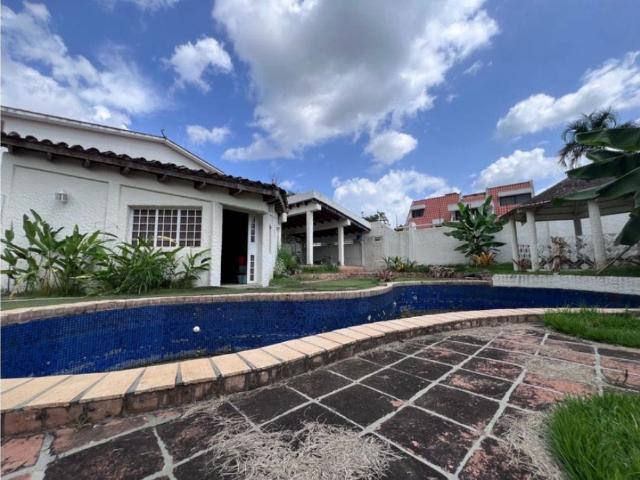 Casa en venta para remodelar en Guataparo DM 8384652