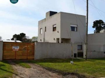 Casa en Venta Parquemar de Miramar Estado Bueno 2 Habitaciones 2 Banos Apto Credito