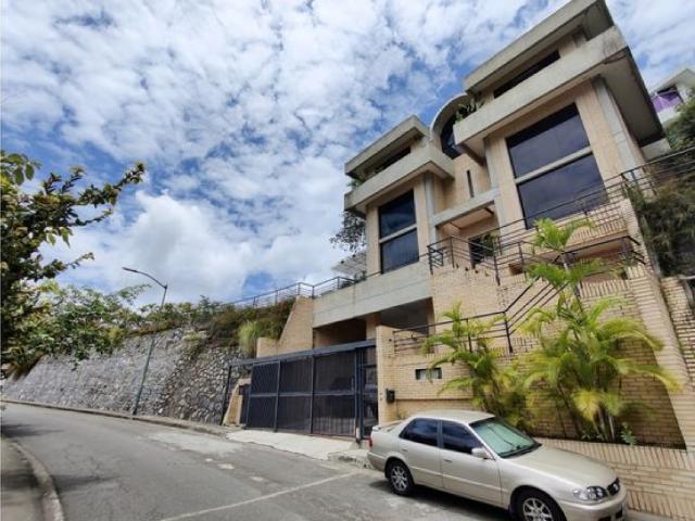 Casa en venta parte alta del Cafetal y Macaracuay