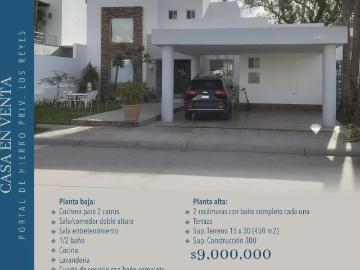 CASA EN VENTA PORTAL DE HIERRO SECCIÓN LOS REYES