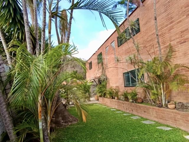 CASA EN VENTA PRADOS DEL ESTE CALLE PRIVADA