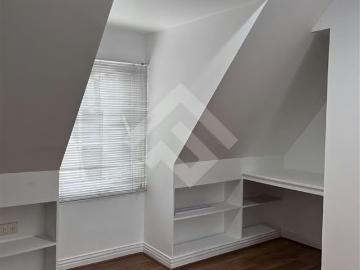 Casa en venta recien remodelada cerca Colegio Everest | 5 Dormitorios por 33000.00 en Lo Barnechea