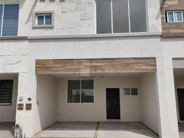 Casa en Renta o Venta en Hda Las Mandarinas, León, Gto. salida San Pancho. Privado Control de Acc.