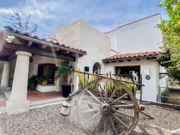 Casa en Venta/ Renta, Estilo Mexicano, en Club de Golf Balvanera, Qro