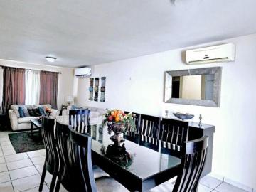 Casa en venta Residencial Banús, equipada y con patio techado