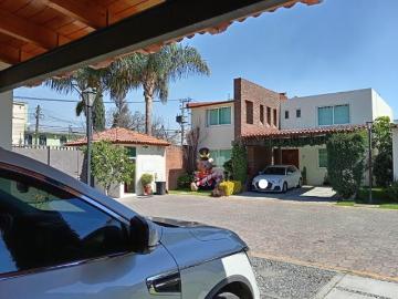 CASA EN VENTA RESIDENCIAL LAS VIANDAS EN METEPEC DE 3 RECAMARAS Y ESTUDIO