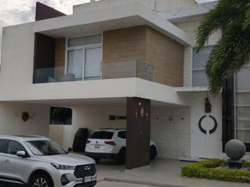 CASA EN VENTA RIO DEL DORADO, AMUEBLADA, PANELES SOLARES, ALBERCA, CLIMATIZADA