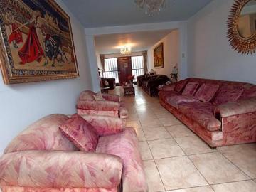 Casa en Venta Salamanca de Monterrico a 3 cuadras de Plaza Vea