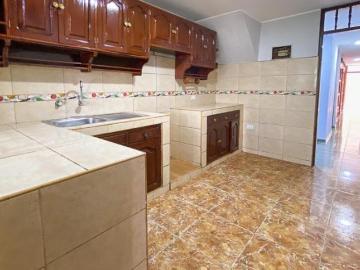 Casa en venta San Juan de lurigancho Casa con dpto grande minidptos