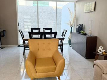 Casa en Venta San Juan del Río Fracc Bugambilias Excelente Ubicación
