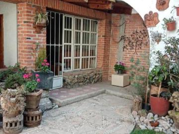 Casa en Venta, Santa María Tepepan, 6 Recámaras