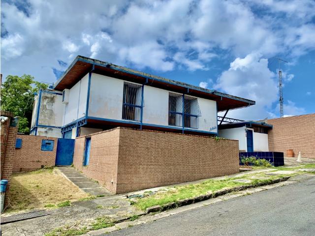CASA EN VENTA SANTA ANA, CAFETAL 392M2 C. 563,25 T, 6 HAB, 5 B Y 6 P/E