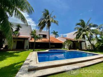 Casa en Venta Tipo Mediterráneo con Alberca y Jardin Alamos Cancun