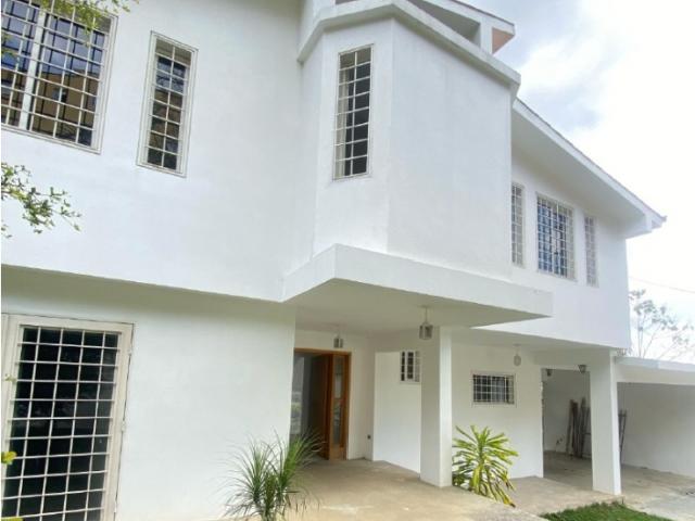 Casa en venta totalmente amoblada Urb Privada Covadonga San Antonio