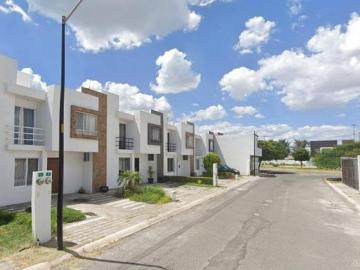 CASA EN VENTA UBICADA EN CORRIJIDORA QUERRETARO