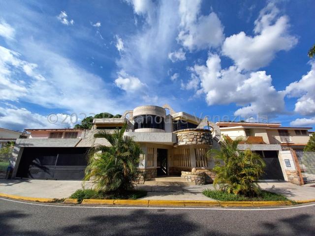 Casa en venta ubicada en la Viña Valencia Carabobo Venezuela Cod 24 33824