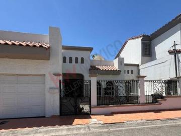 CASA EN VENTA UBICADA EN SAN JERÓNIMO RESIDENCIAL A MINUTOS DE ZONA DORADA