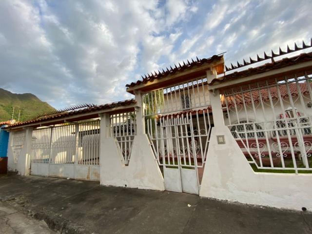 Casa en Venta, Urb. El Castaño, Maracay