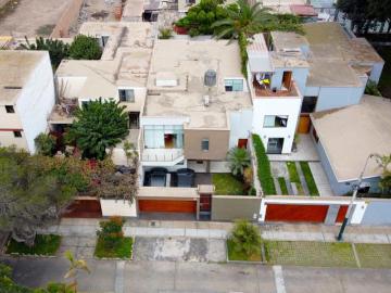 CASA EN VENTA, URB LAS MAGNOLIAS SURCO, 300M2