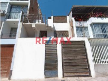 Casa En Venta Urb. Las Palmas. C.DELGADO
