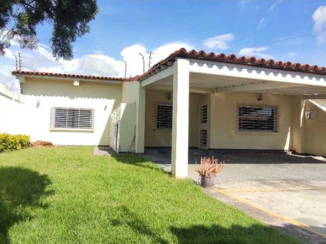 Casa en Venta Urb. Los Bucares