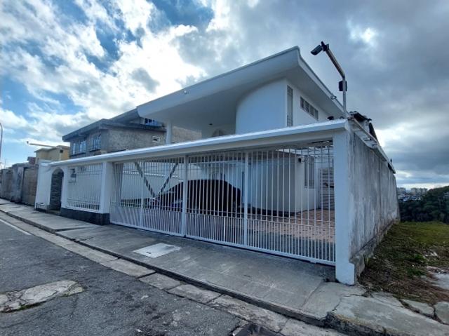 Casa en Venta Urbanizacion el Retiro San Antonio de Los Altos