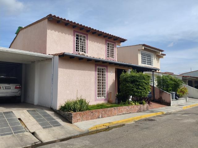 CASA EN VENTA URBANIZACION PLAZA CARIBE