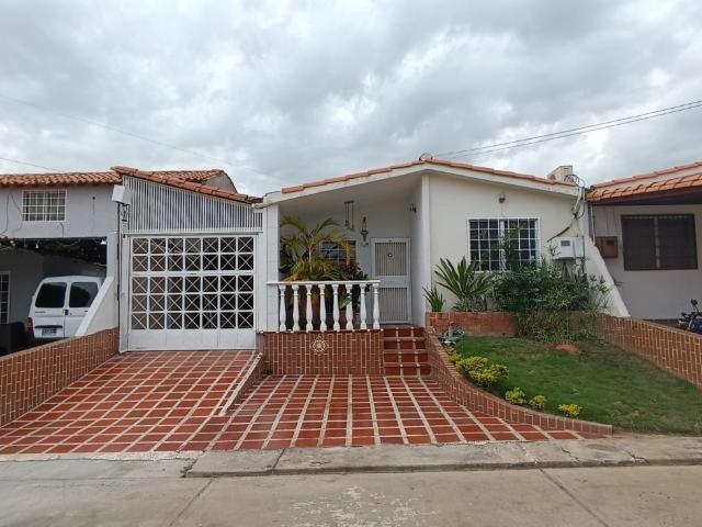 CASA EN VENTA URBANIZACION PRADOS DEL GOLF III