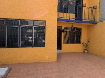 CASA EN VENTA Y EN REGLA EN RESIDENCIAL ACUEDUTO