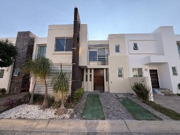 casa en venta y renta dentro de coto en bosques de santa anita