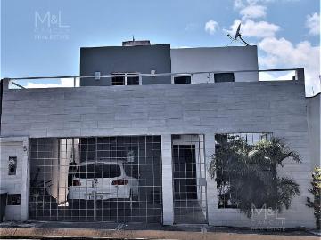 Casa en Venta en Cancún. Residencial Las Américas. En Privada de 4 Recámaras