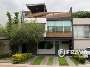 CASA EN VENTA Y RENTA EN VILLA LA CIMA