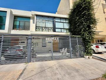 Casa en Venta, Zona Dorada