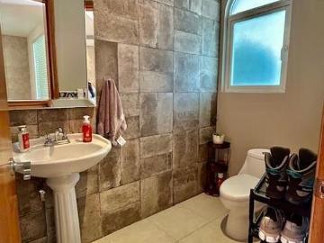 CASA EN VENTA ZONA DE GALERIAS METEPEC EN PRIVADA DE 4 RECAMARAS CON BAÑO