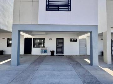 CASA EN VENTA ZONA EL LEÓN, CERCA DE ALSUPER Y SORIANA!